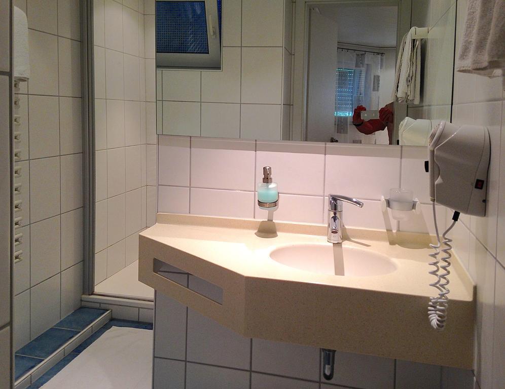 Gästehaus ALBA - Sie bekommen garantiert Eintrittskarten für den EuropaPark und für Rulantica über uns, zusätzlich zum limitierten Kontingent Rust Zimmer foto